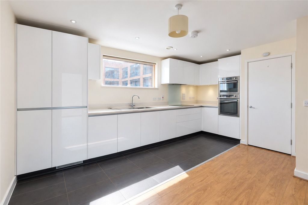Property photo 3 of 10 Picture No. 04