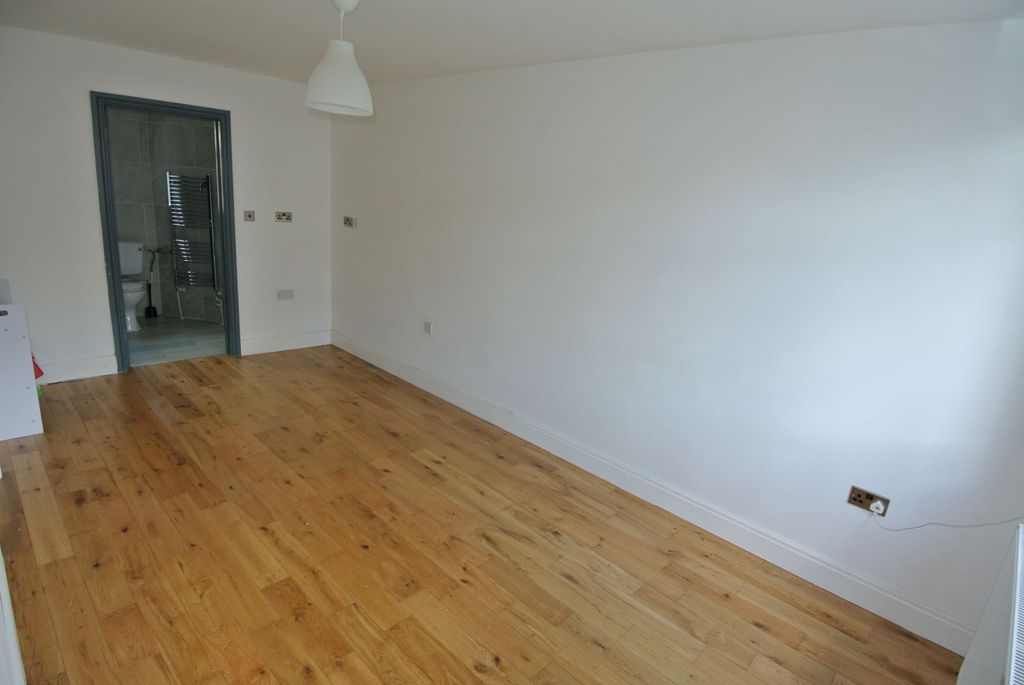Property photo 2 of 12 Gallery
