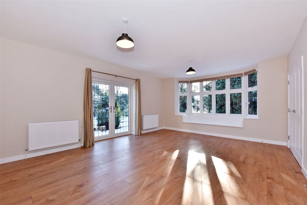 Property photo 3 of 14 Picture No. 10