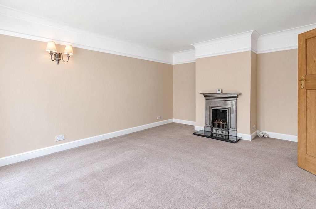 Property photo 3 of 15 Picture No. 24