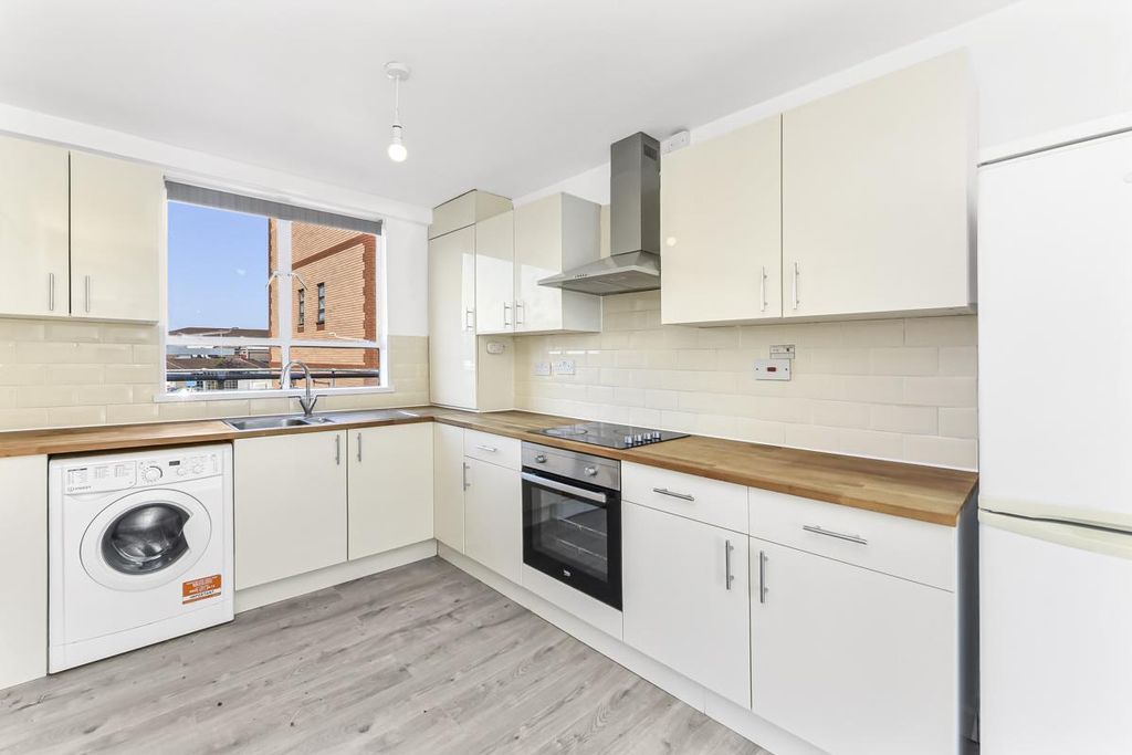 Property photo 3 of 11 Spacephoto (5).Jpg