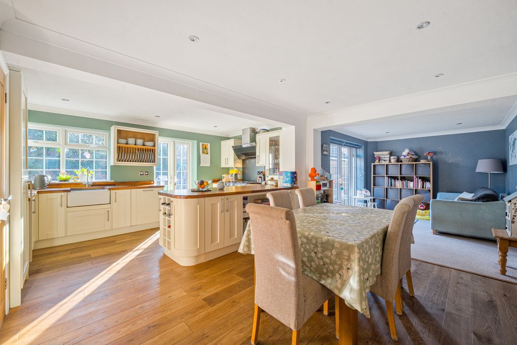 Property photo 2 of 21 Kitchen Dining Room