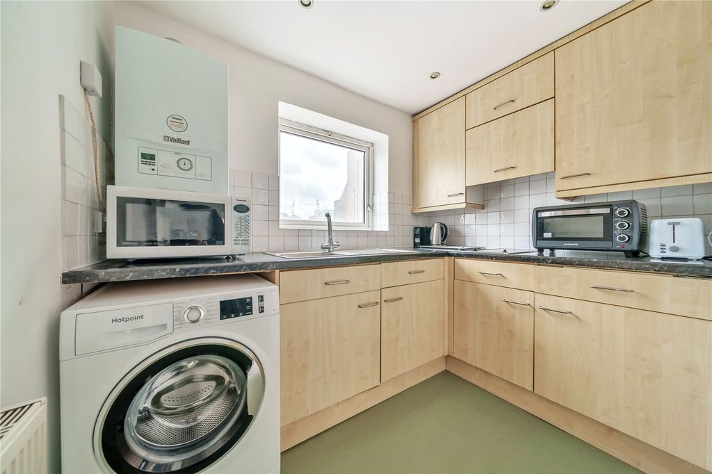 Property photo 3 of 7 Picture No. 06