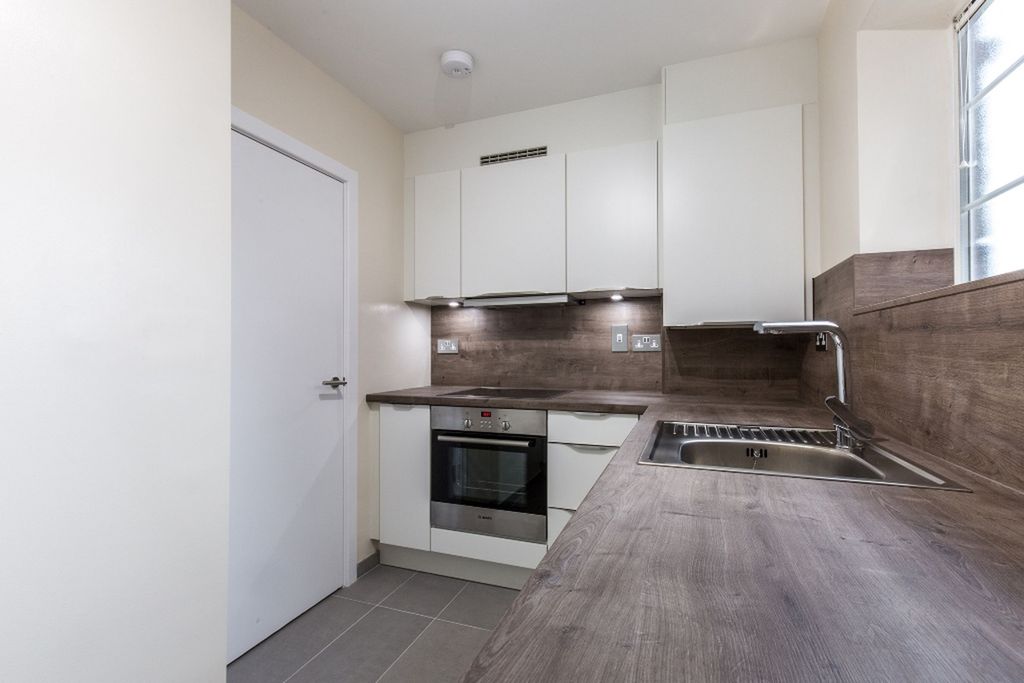 Property photo 3 of 12 Kitchen (Example)