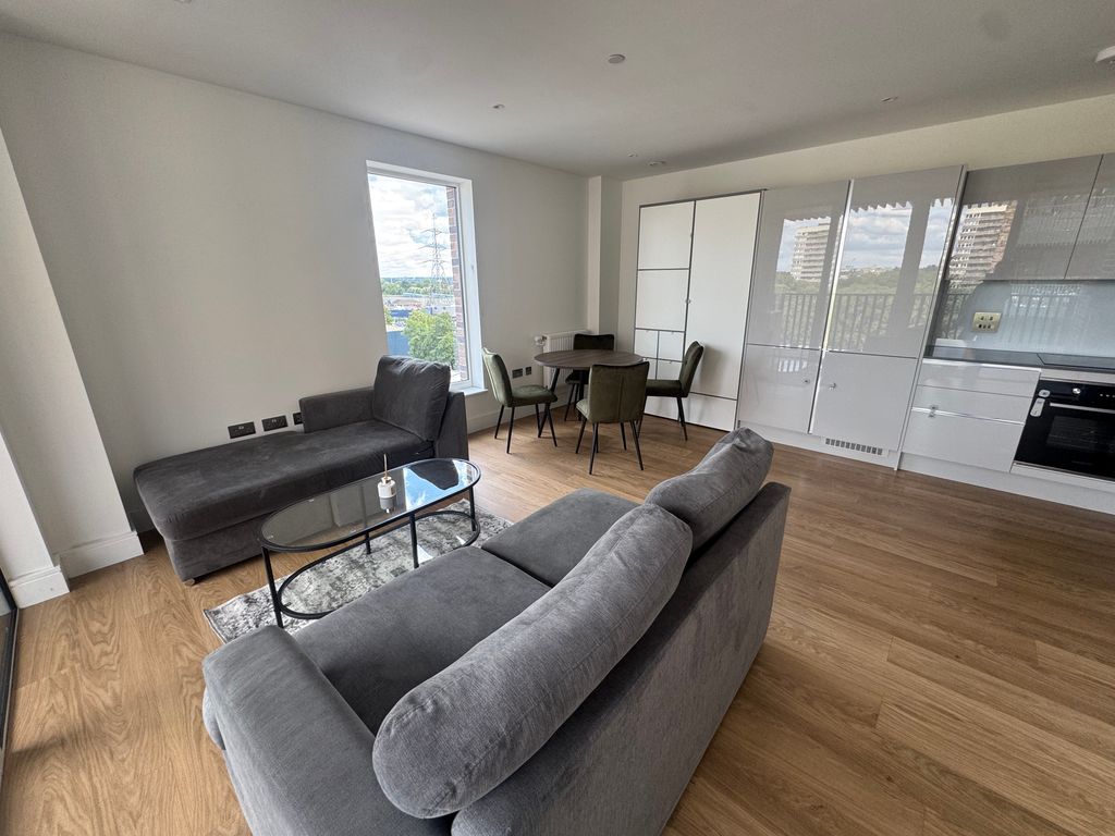 Property photo 1 of 8