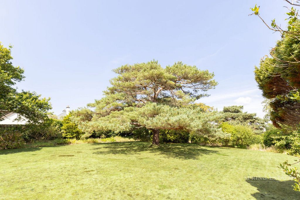 Property photo 2 of 36