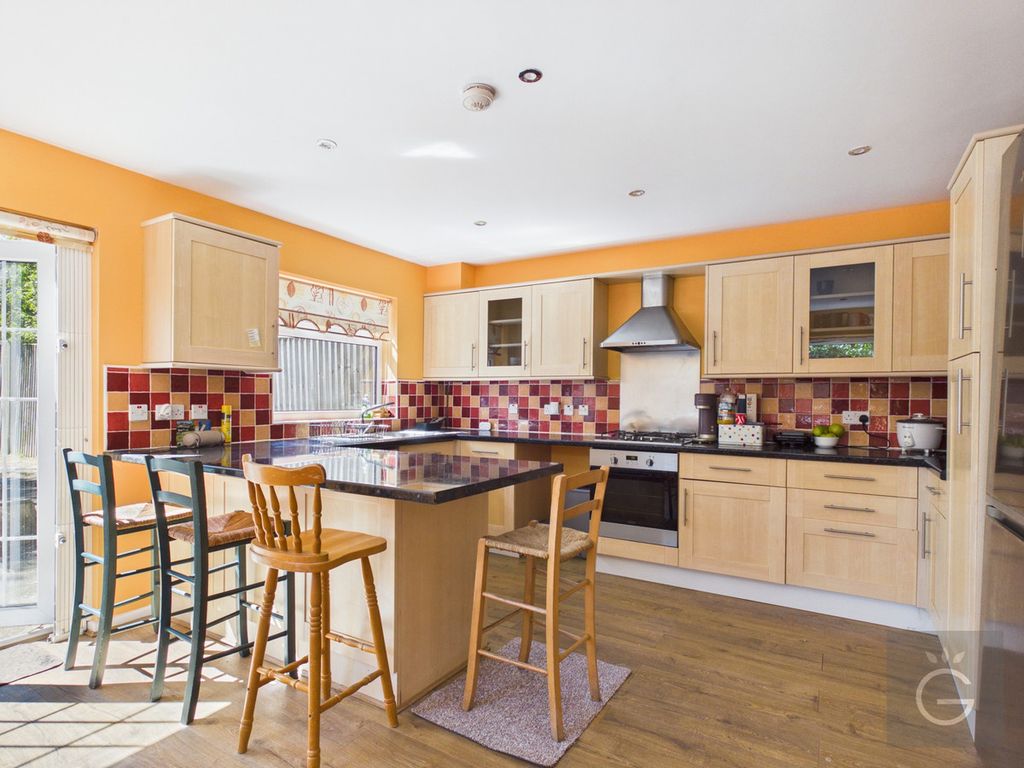 Property photo 3 of 11