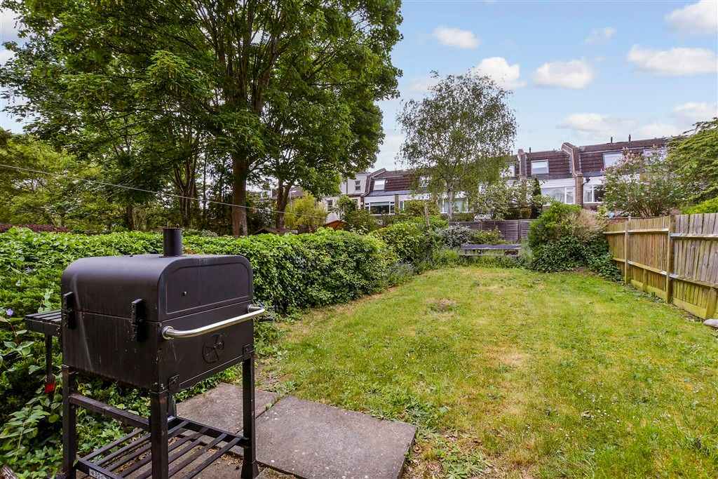 Property photo 2 of 8 Communal Gardens