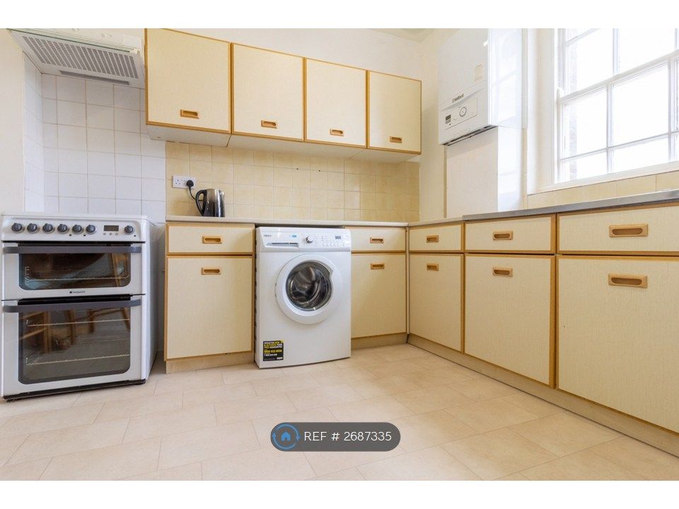 Property photo 1 of 18 Kitchen - 1