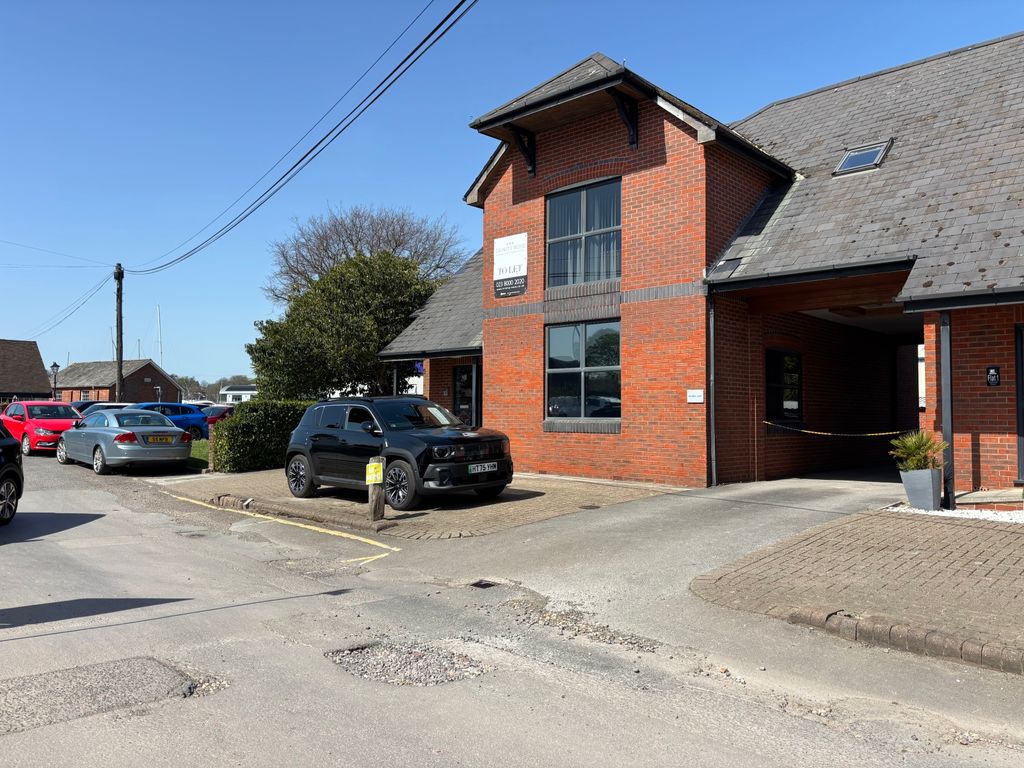 Property photo 1 of 9 Picture No. 10