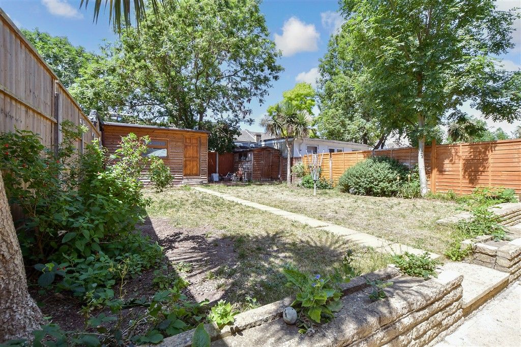 Property photo 1 of 18 Rear Garden B