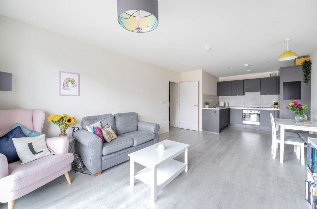 Property photo 1 of 18 1356821-2-68d6995...
