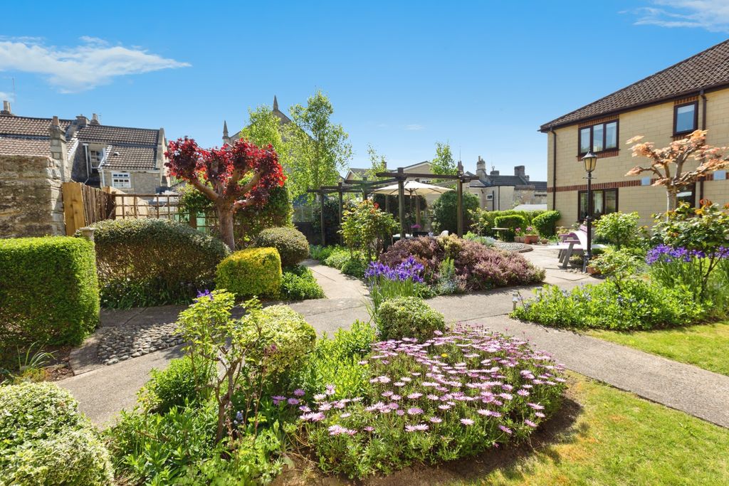 Property photo 1 of 10 General View