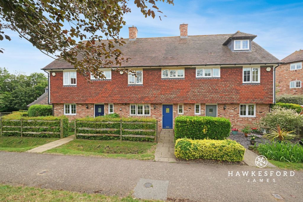 Property photo 1 of 21 St. Pauls Court, Lynsted - Front