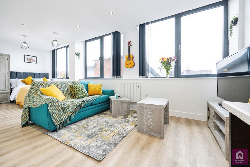 Property photo 2 of 19 Pbox-Img.Jpg
