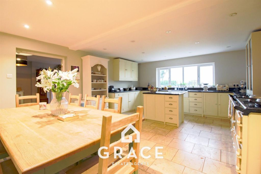 Property photo 2 of 28 Untitled_Hdr-32.Jpg