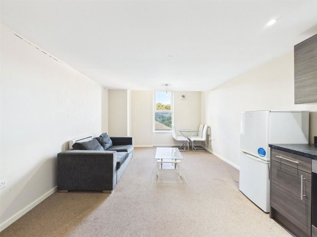 Property photo 3 of 9