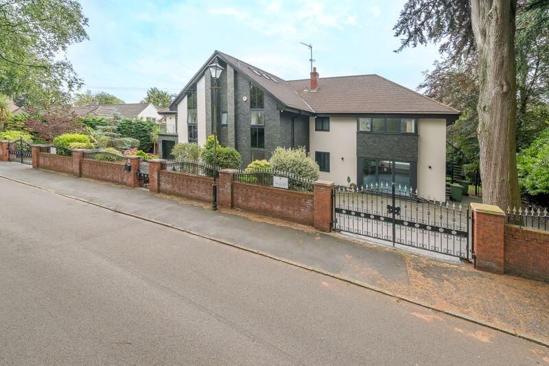 Property photo 2 of 59