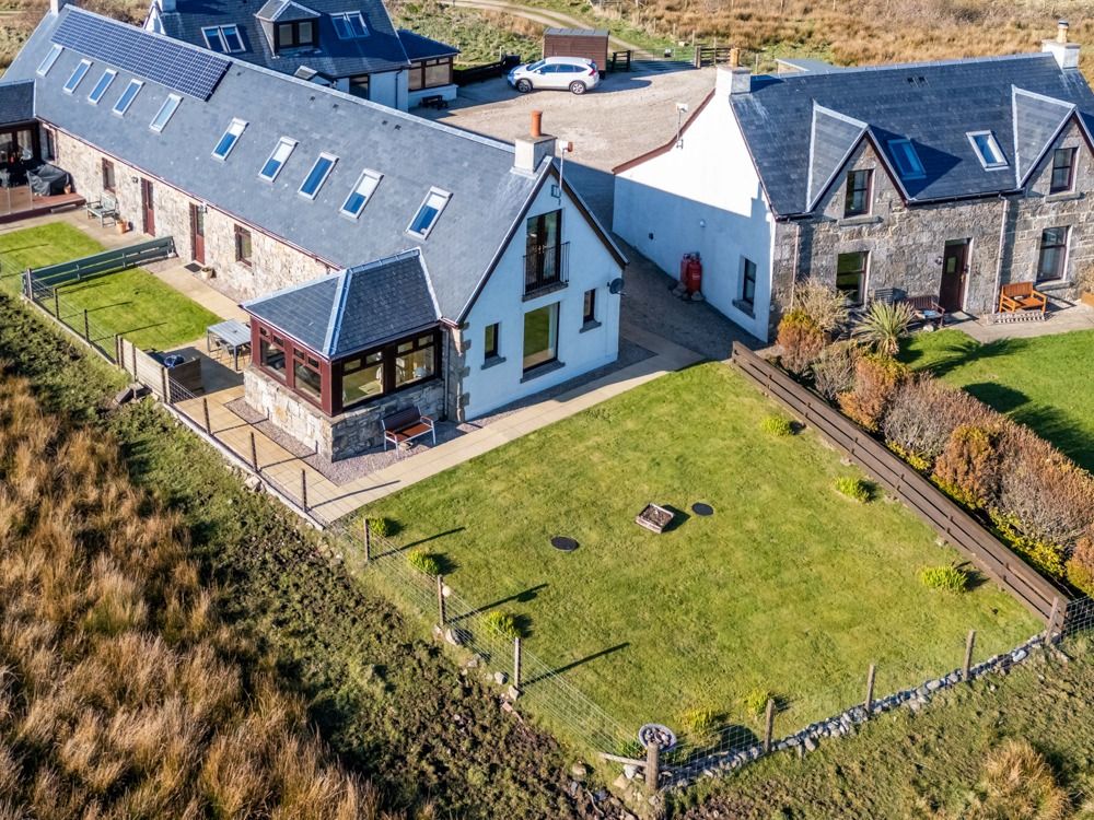 Property photo 3 of 48 4340645
