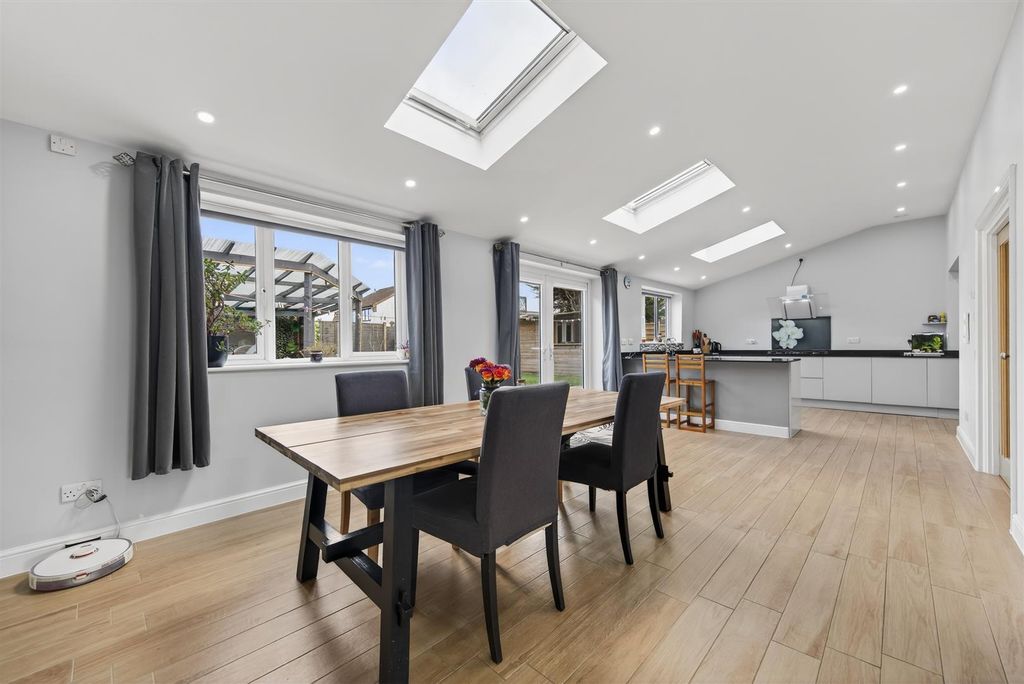 Property photo 2 of 29 3Swallowclweb25.Jpg