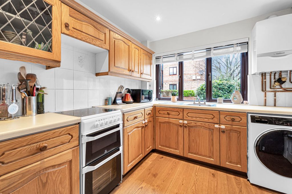 Property photo 3 of 12