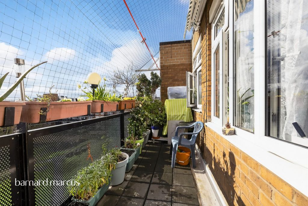 Property photo 3 of 12