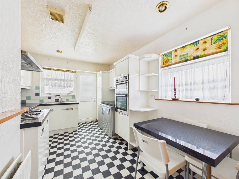 Property photo 2 of 18 Giraffe360-Still014