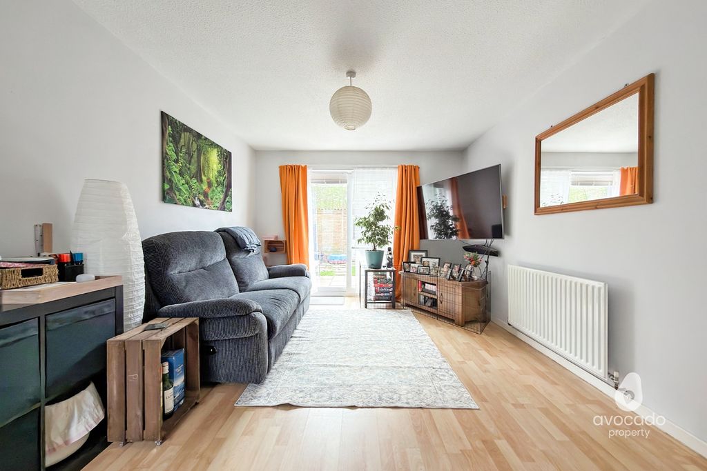 Property photo 2 of 12 4877032