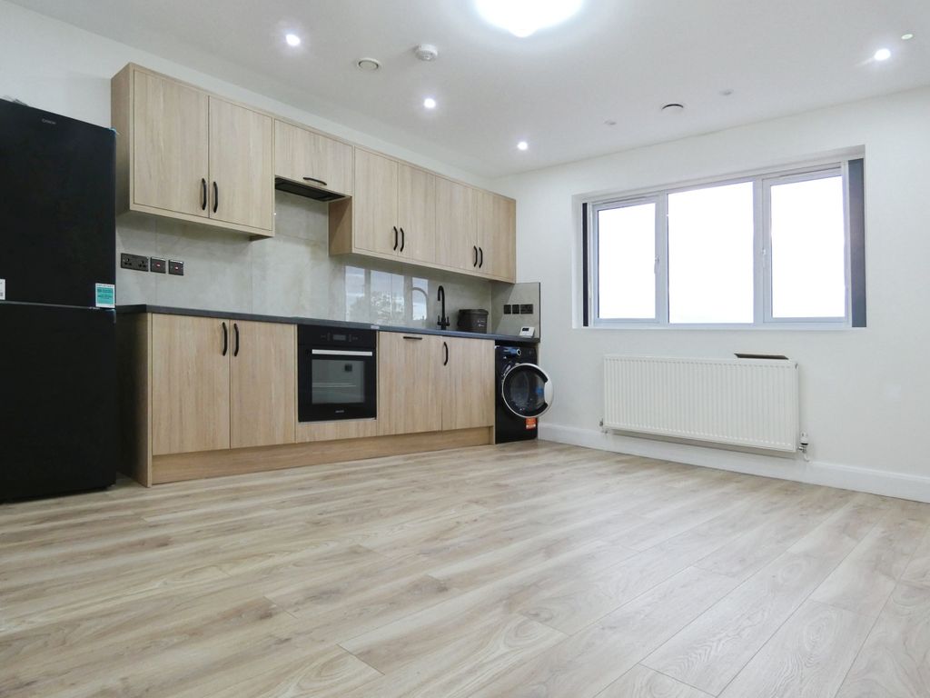 Property photo 1 of 6 Kitchen