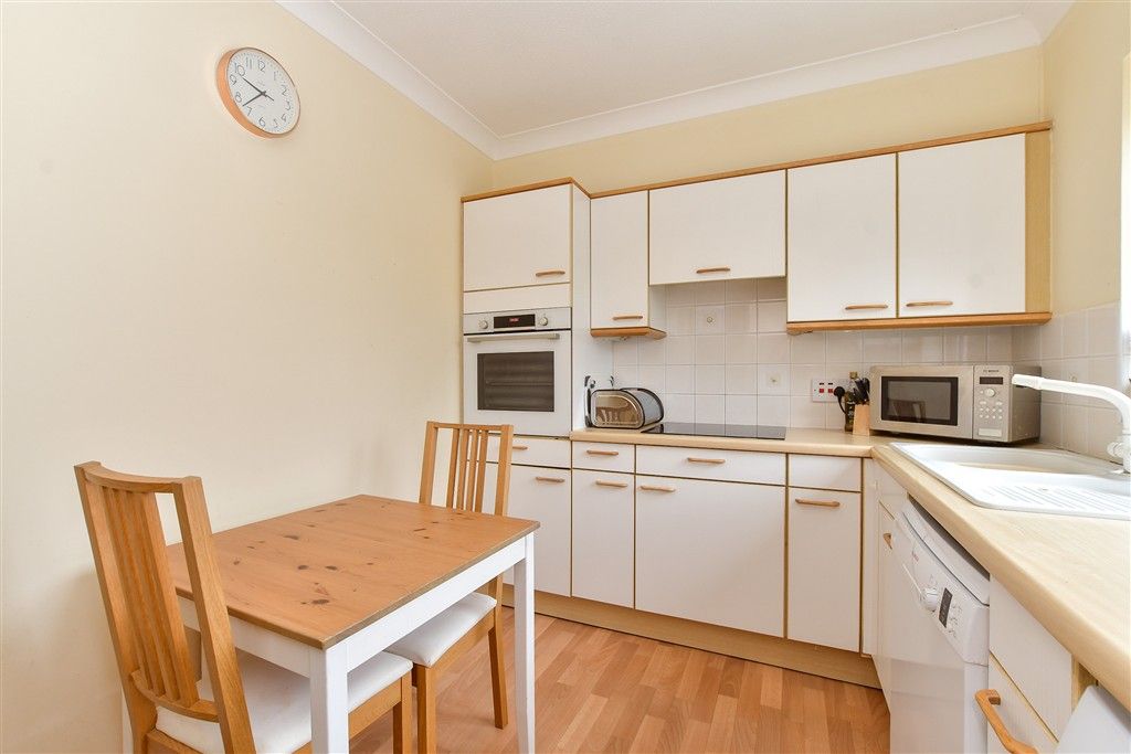 Property photo 1 of 10 Kitchen