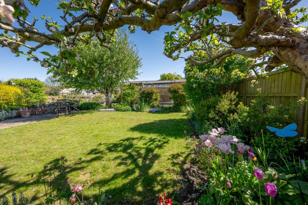 Property photo 2 of 30