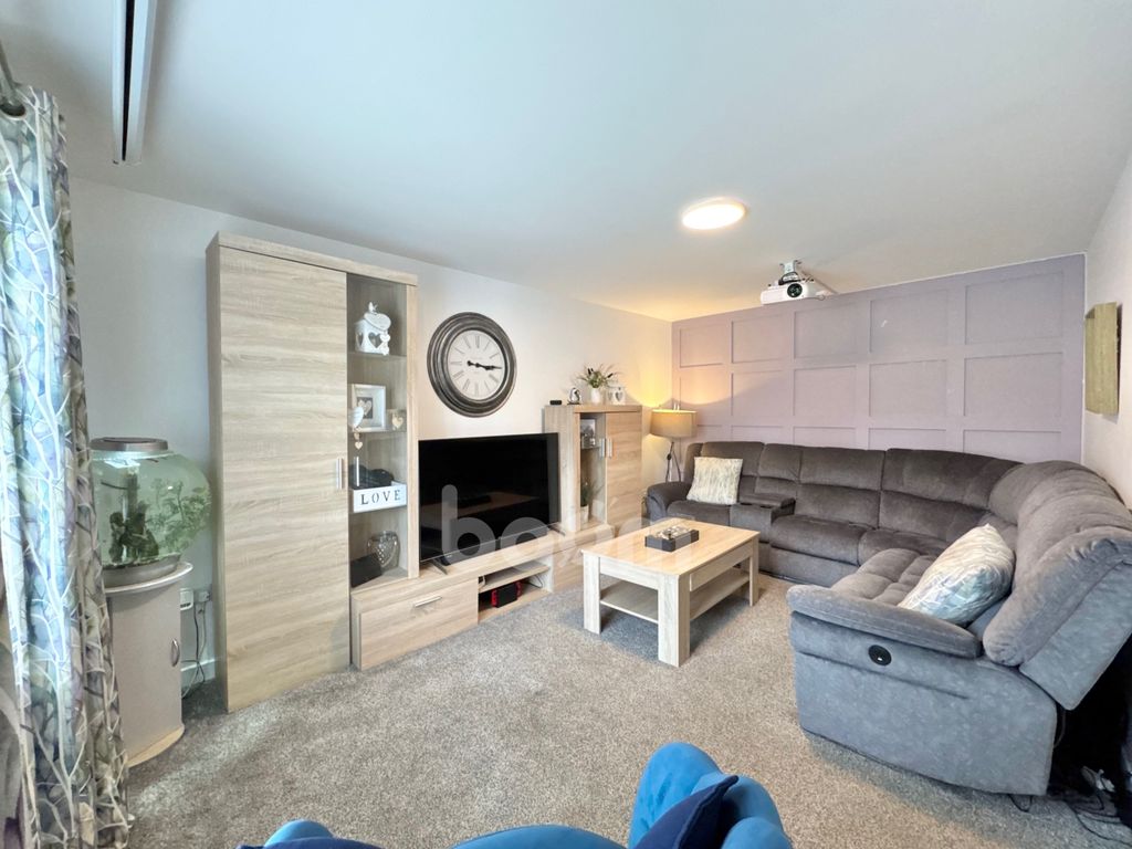 4 bed detached house for saleAuldlea Gardens, Beith KA15 photo 4