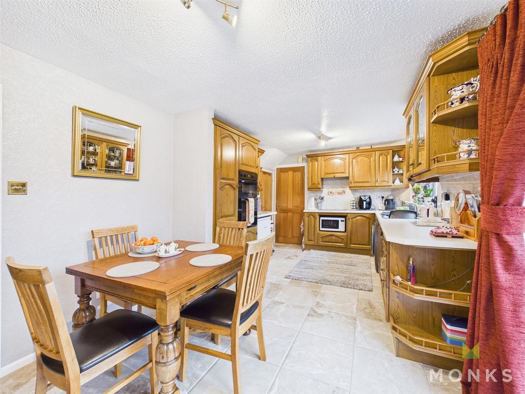 Property photo 2 of 26 Cam01420G0-Pr0822-Still004.Jpg