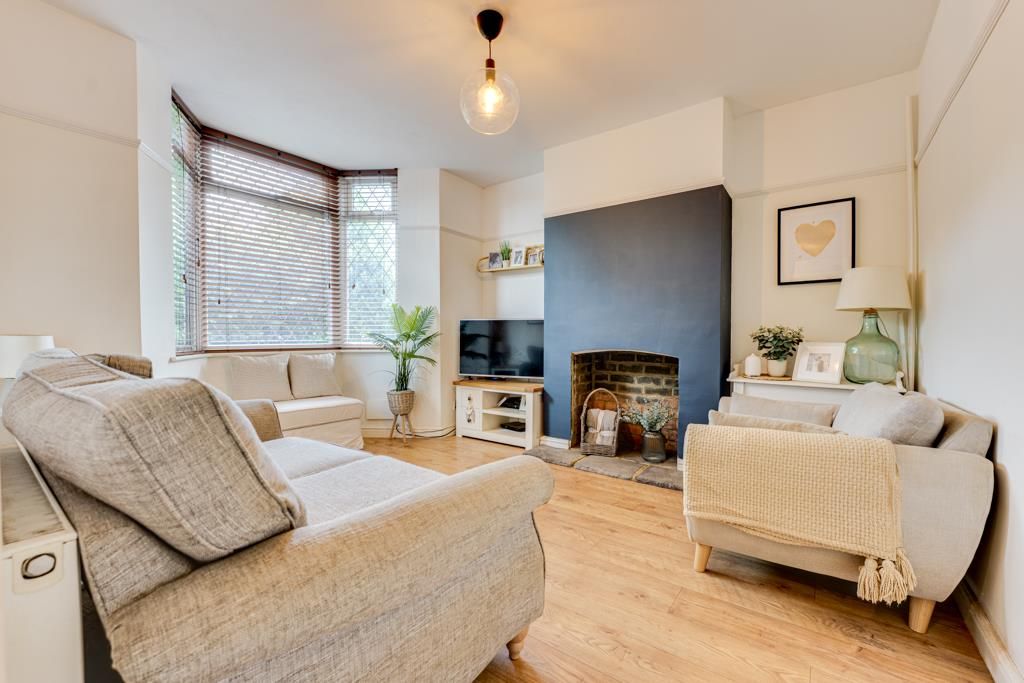 Property photo 3 of 33 302 London Road, Kettering-10.Jpg