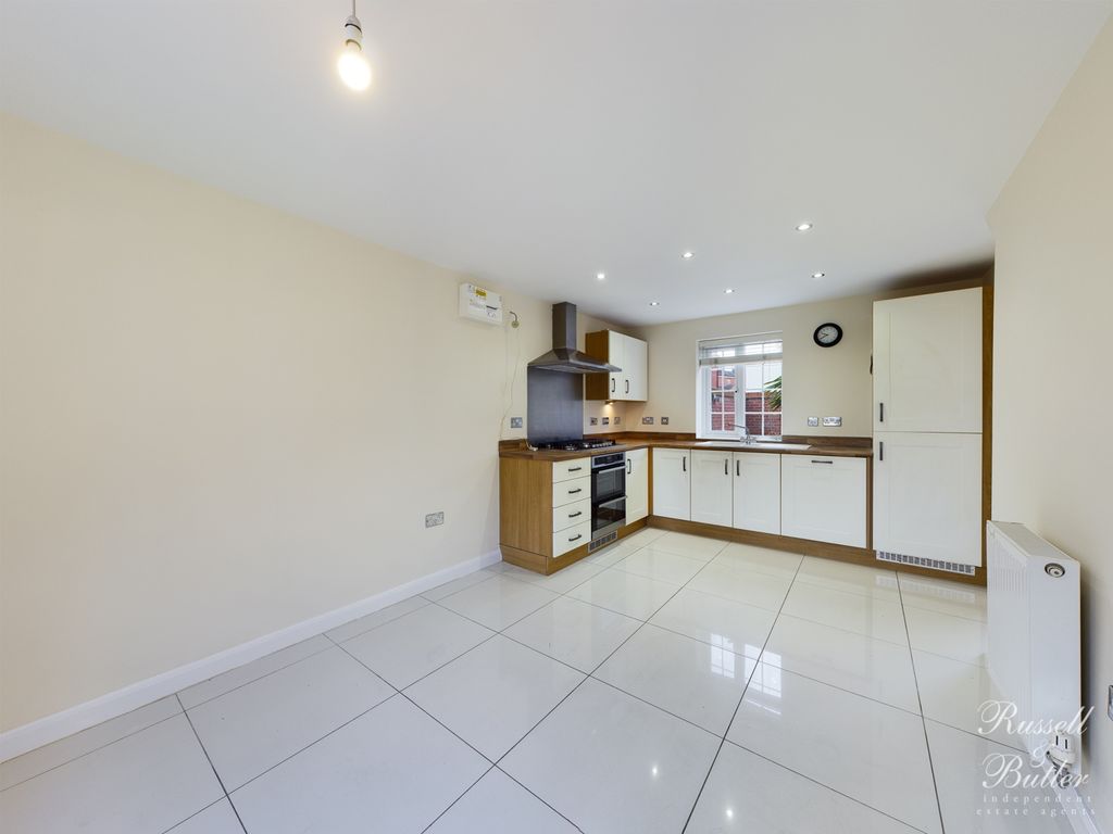 Property photo 3 of 12 Cam00829P1-Pr0056-Still03