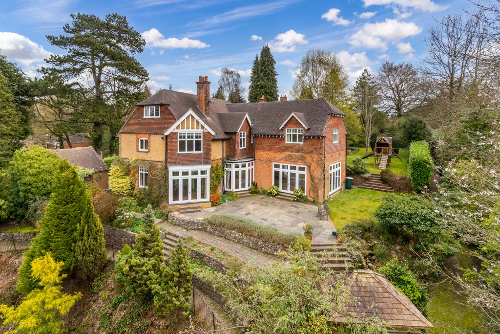 Property photo 2 of 40