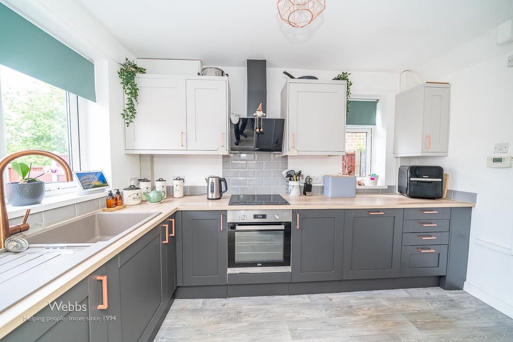 Property photo 2 of 21 Â© Webbs Estate Agents Â© (89 Of 151).Jpg