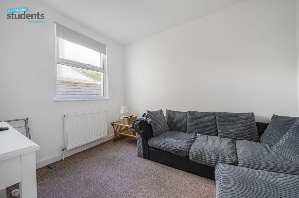 Property photo 2 of 12 30F207Ed-0346-4ee...