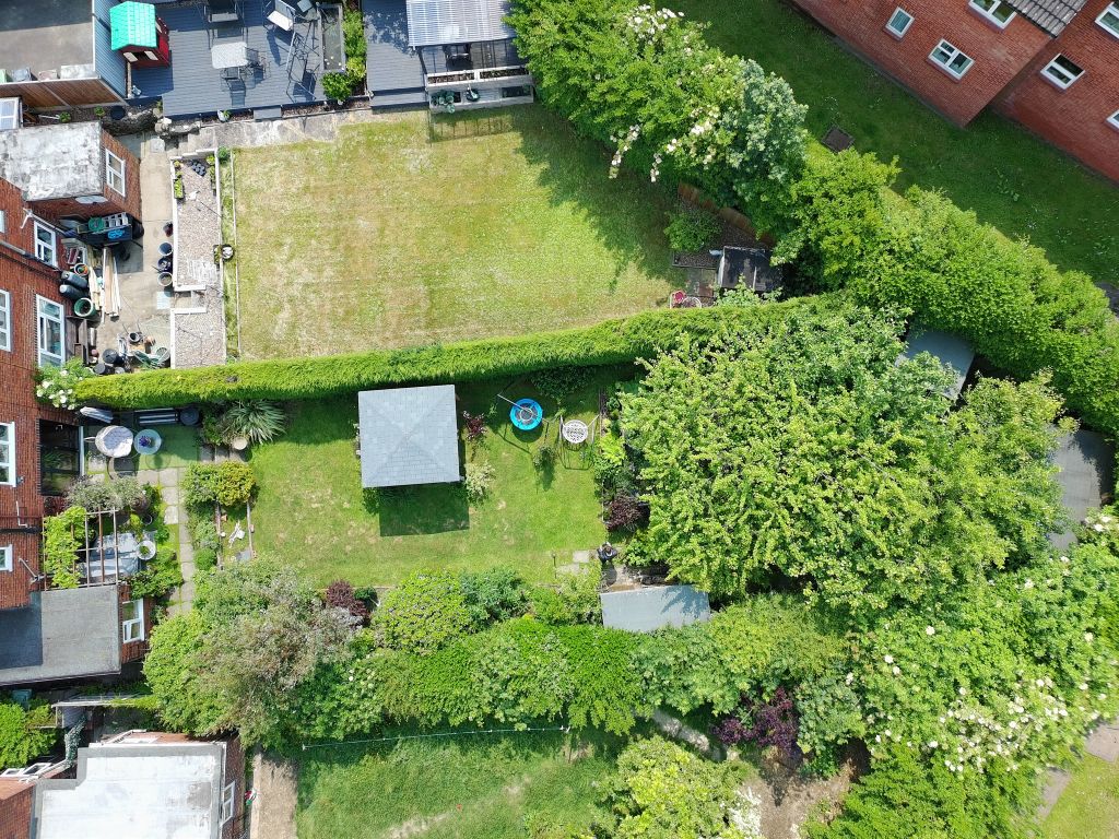 Property photo 2 of 27