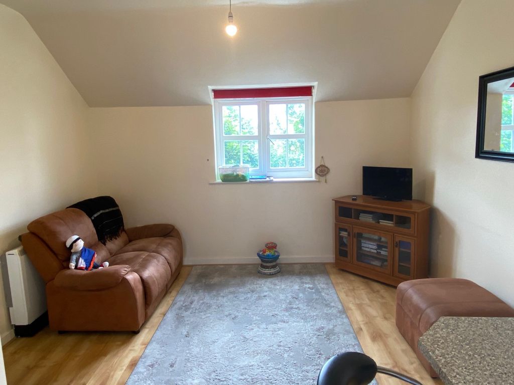 Property photo 2 of 8 Photo 7