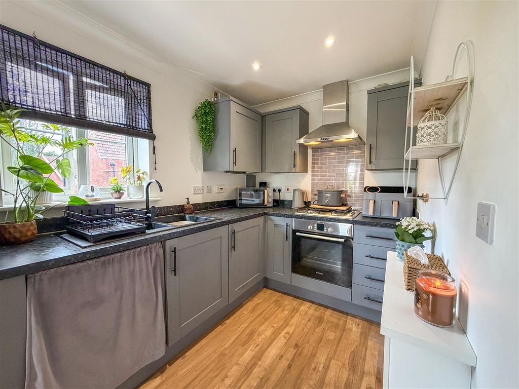 Property photo 3 of 12 Tlc_B92Dfcaa-2305-4d06-8902-Ebd1F6cc3Bbe_8d82E5F.J