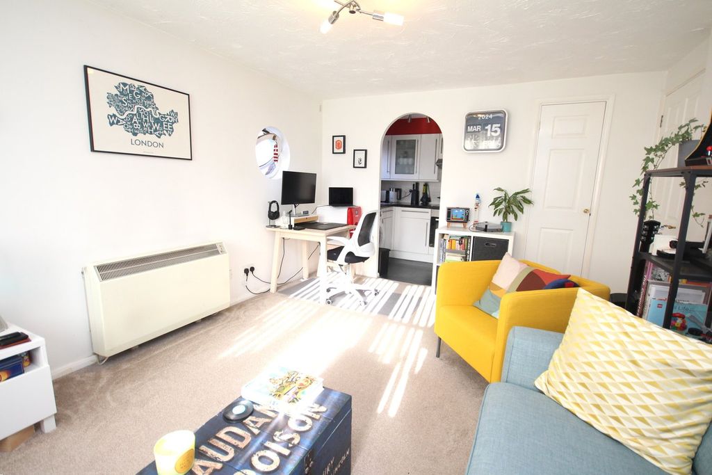Property photo 3 of 10