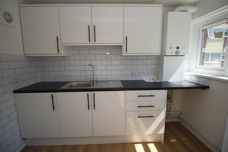 Property photo 2 of 9 Kitchen