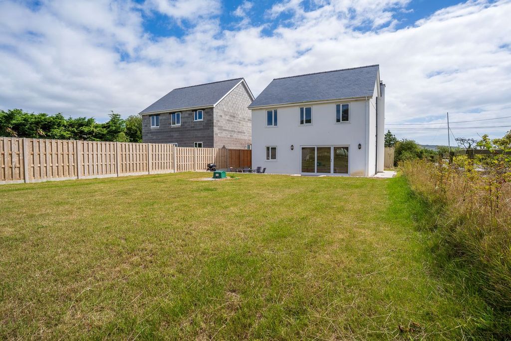 Property photo 3 of 34