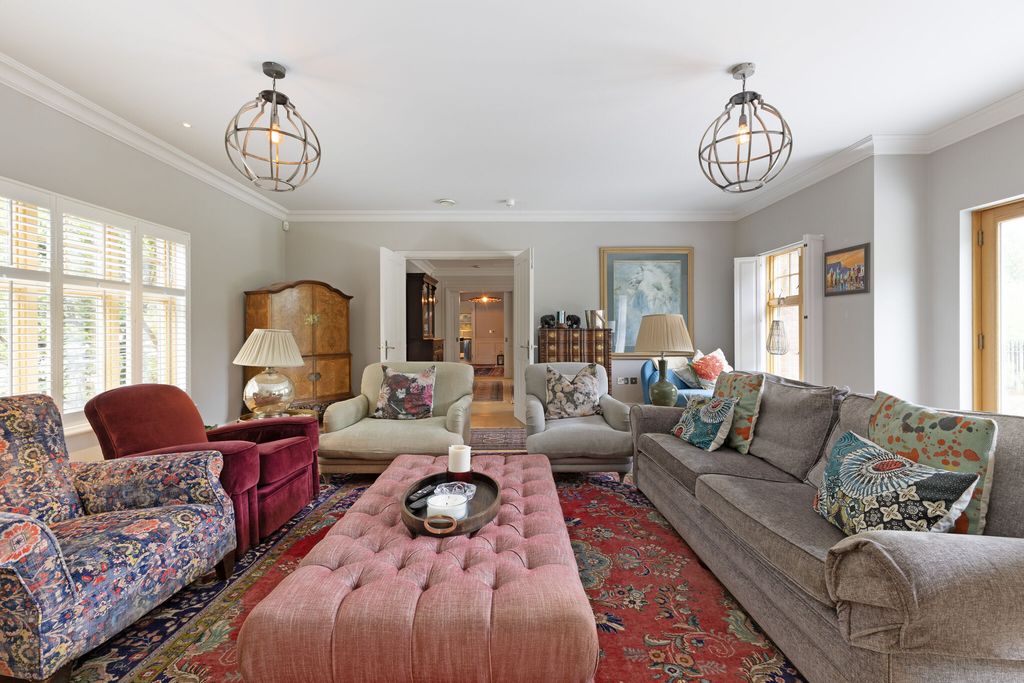 Property photo 3 of 37