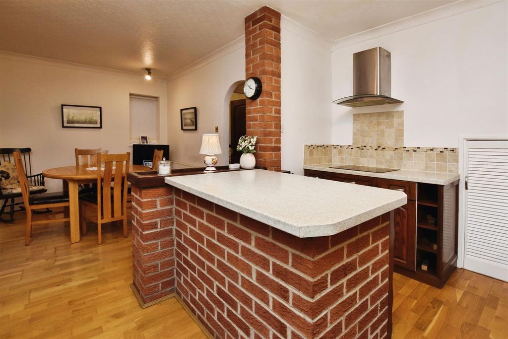Property photo 2 of 24 Open Plan Breakfast Kitchen