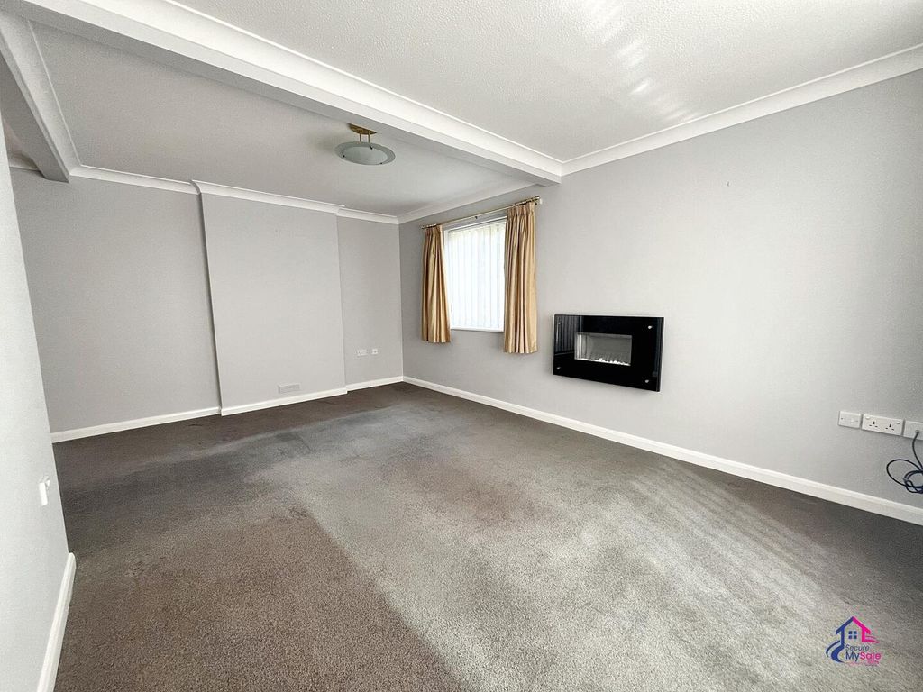 Property photo 2 of 9 Living Room