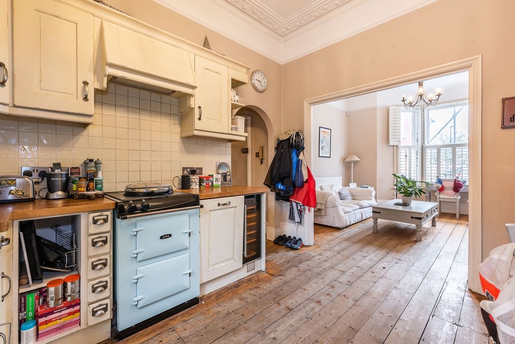 Property photo 3 of 9