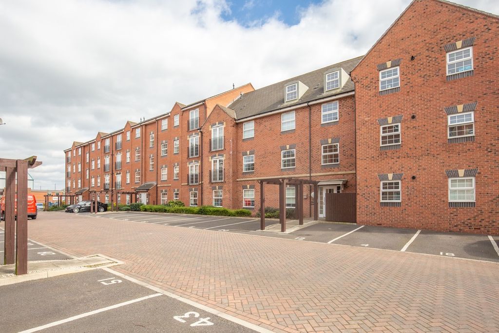 2 bed flat for sale Little Chester