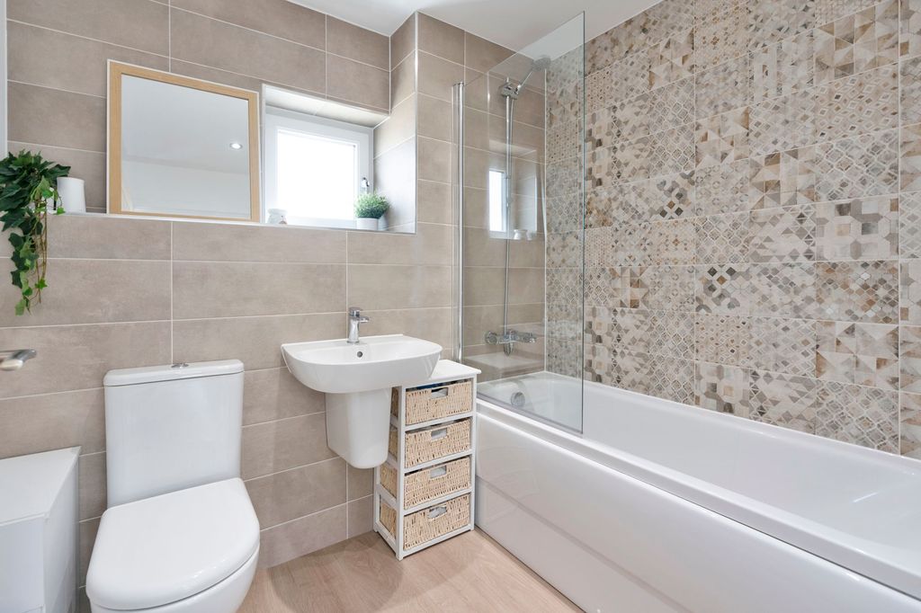 Property photo 3 of 36 Family Bathroom